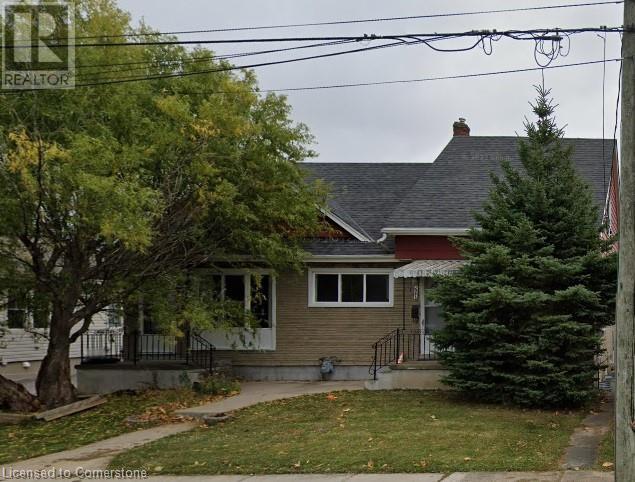 68 Queen St S, Thorold, ON L2V 3N5