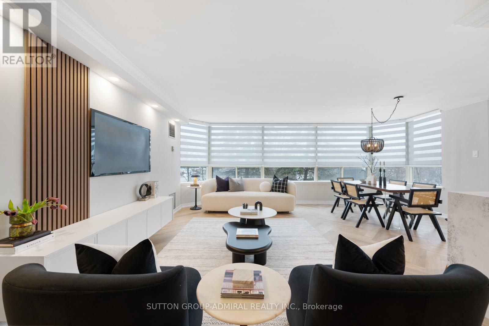 304 7 Townsgate Dr, Vaughan, ON L4J 7Z9