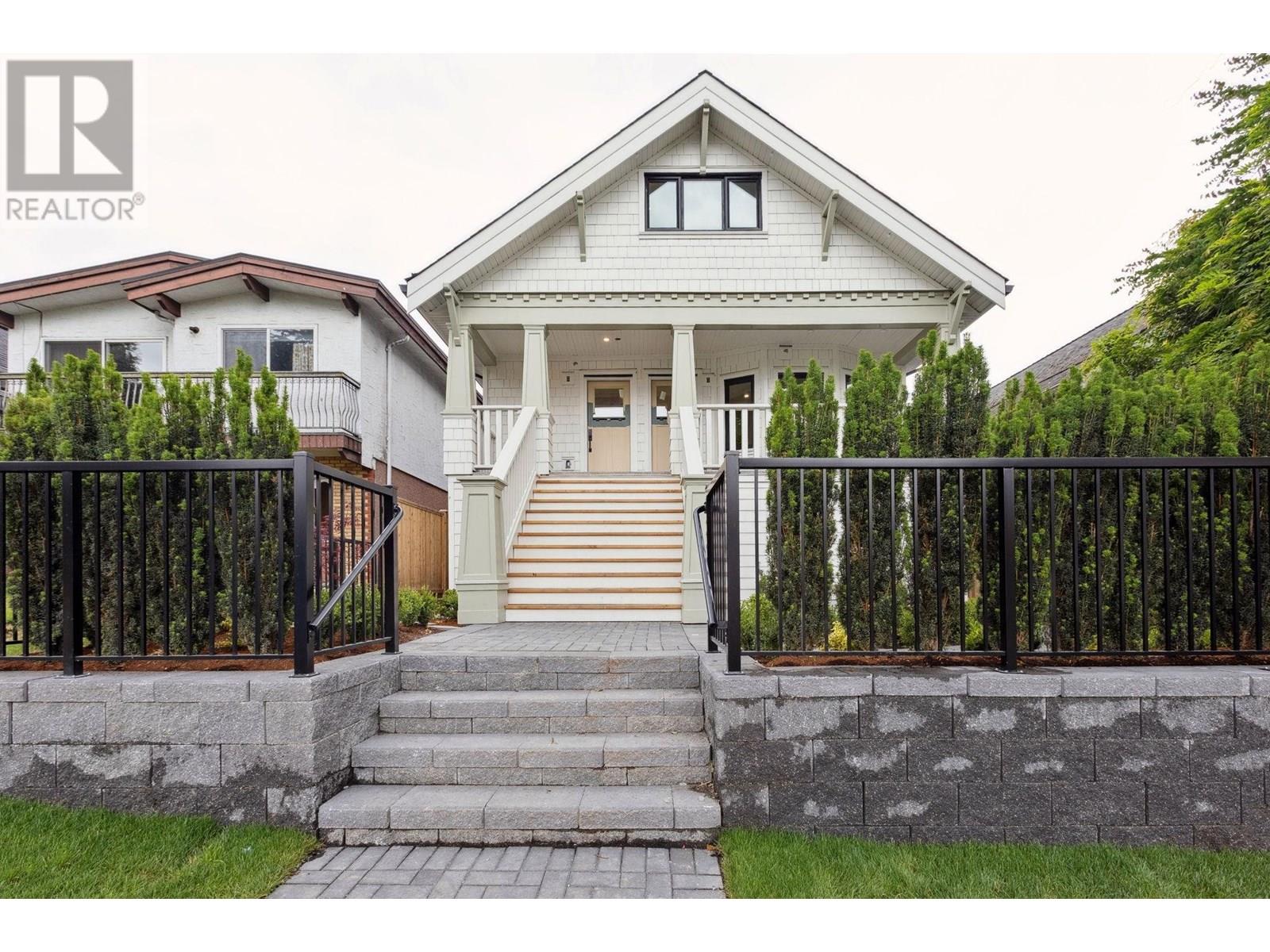 2530 Mcgill St, Vancouver, BC V5K 1H1