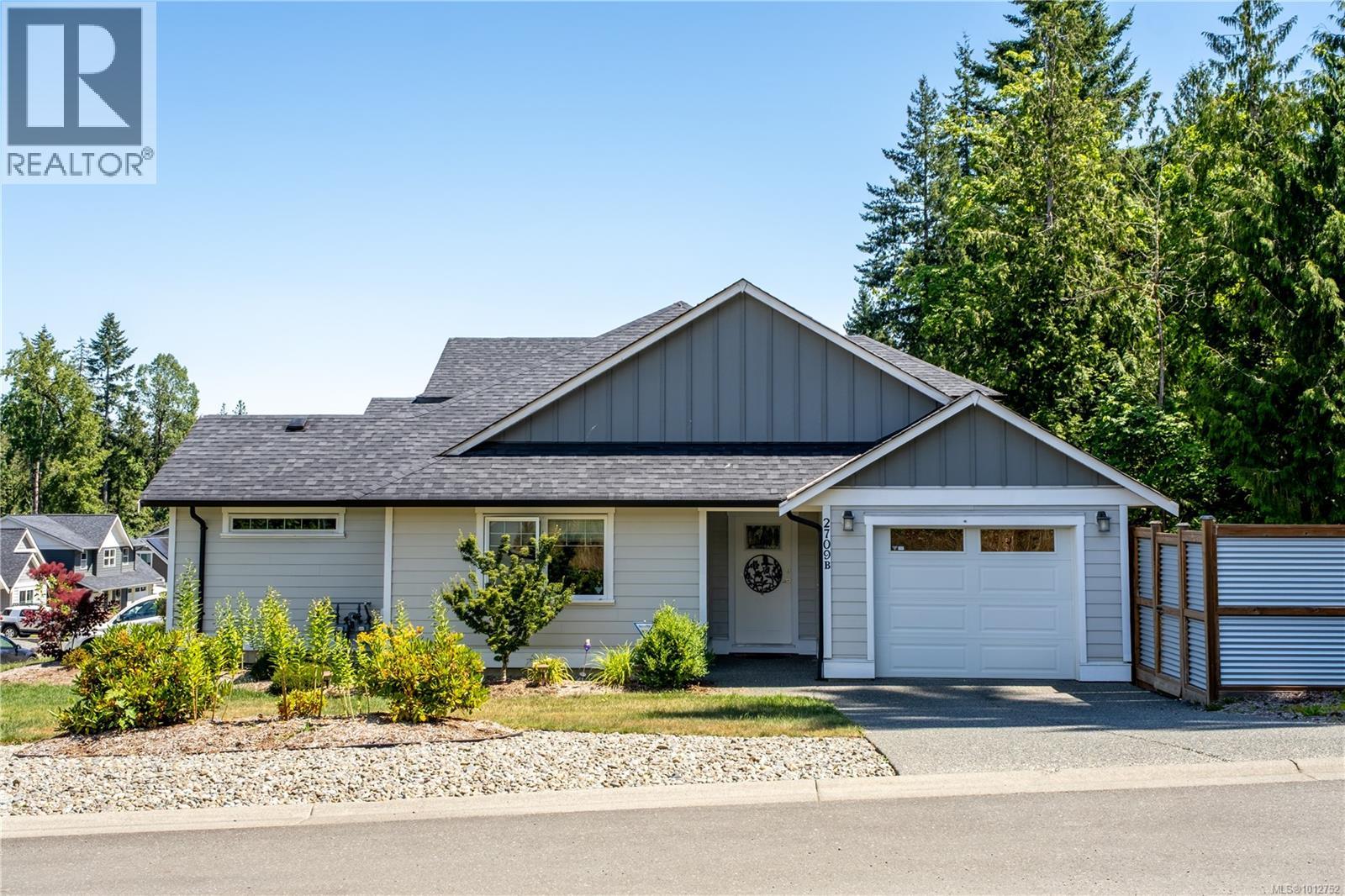 2709 Bickle Street #b, Courtenay, BC V9N 0C8