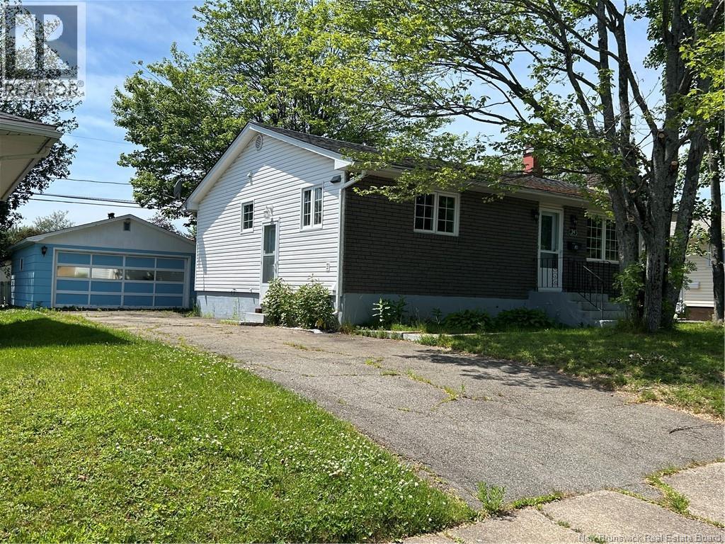 34 Smith St, Moncton, NB E1C 8G2