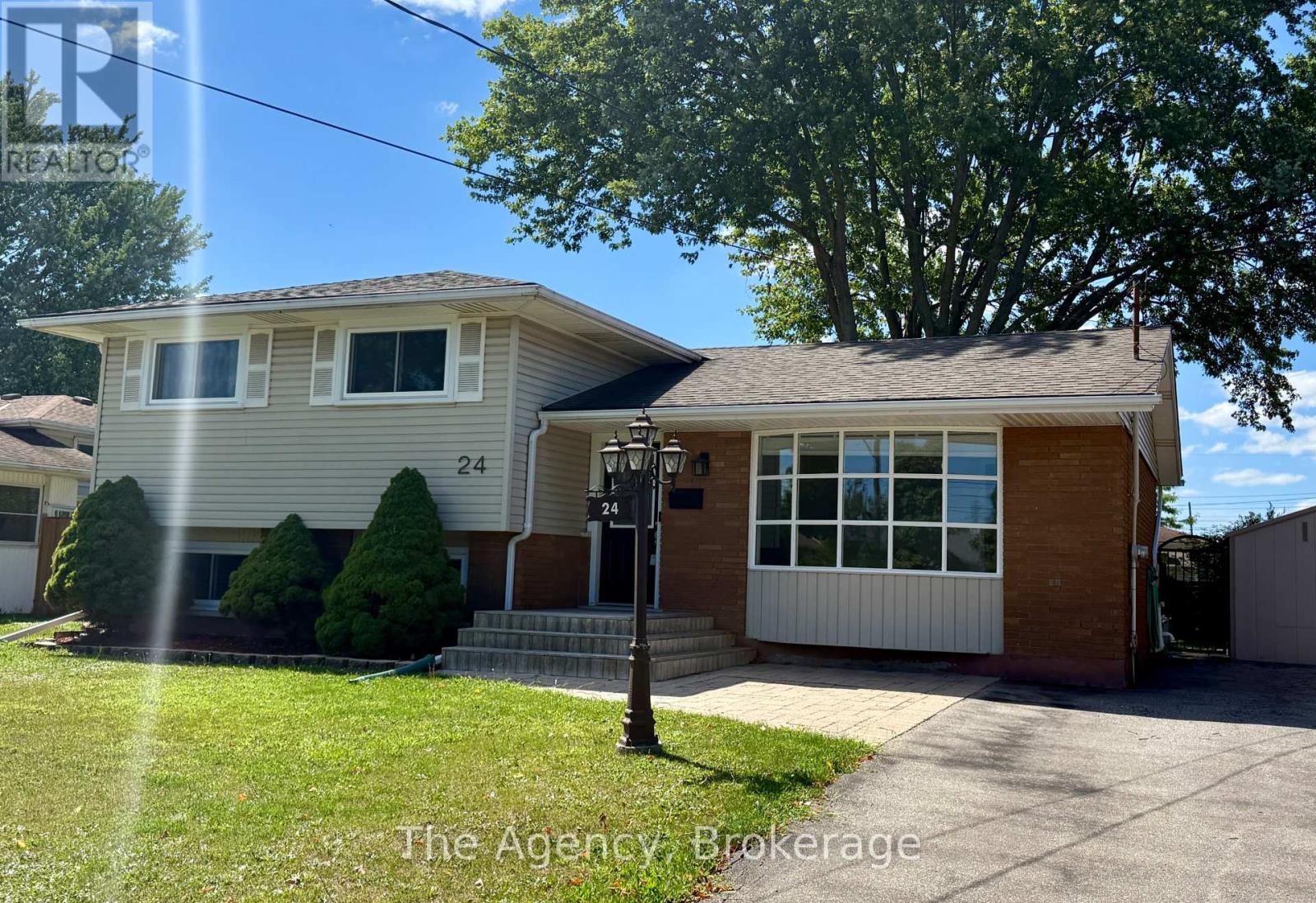 24 Gladys Ave, Welland, ON L3B 1G2