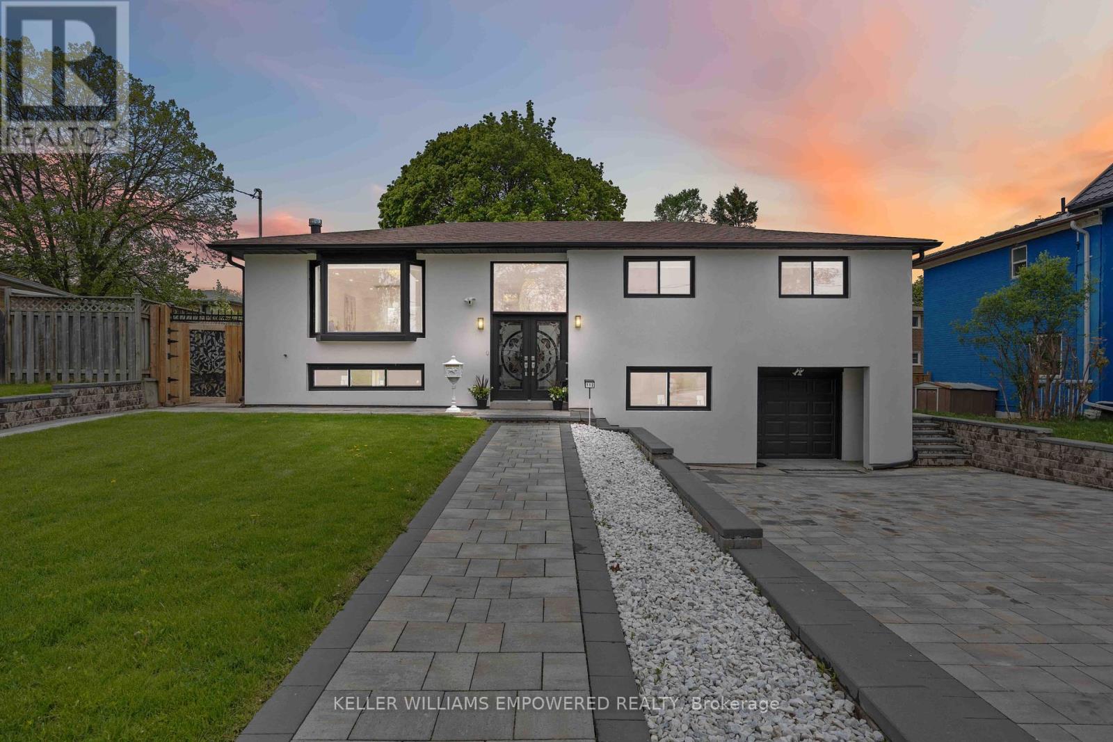 112 Kingslake Rd, Toronto Don Valley Village, ON M2J 3E8