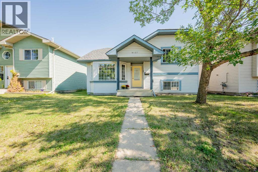 8137 Poplar Dr, Grande Prairie, AB T8V 7G8