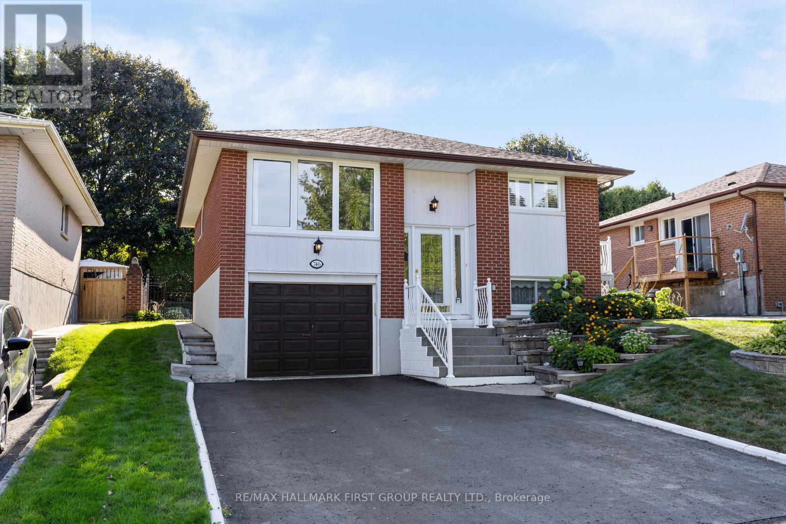 746 Central Park Blvd N, Oshawa, ON L1G 6B1