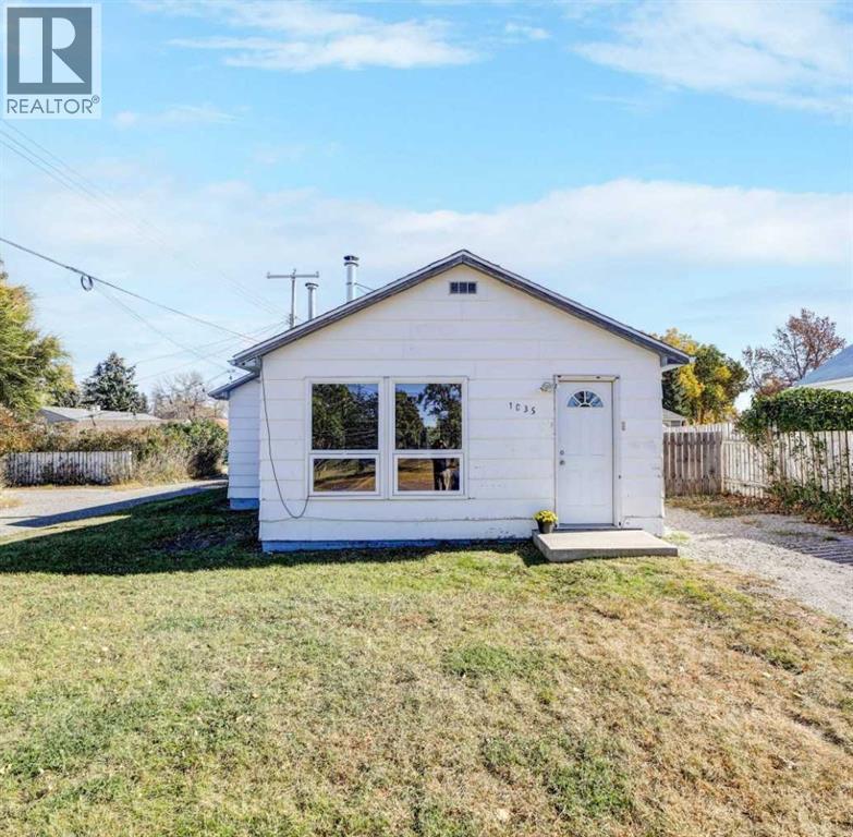 1035 Robertson Ave, Pincher Creek, AB T0K 1W0