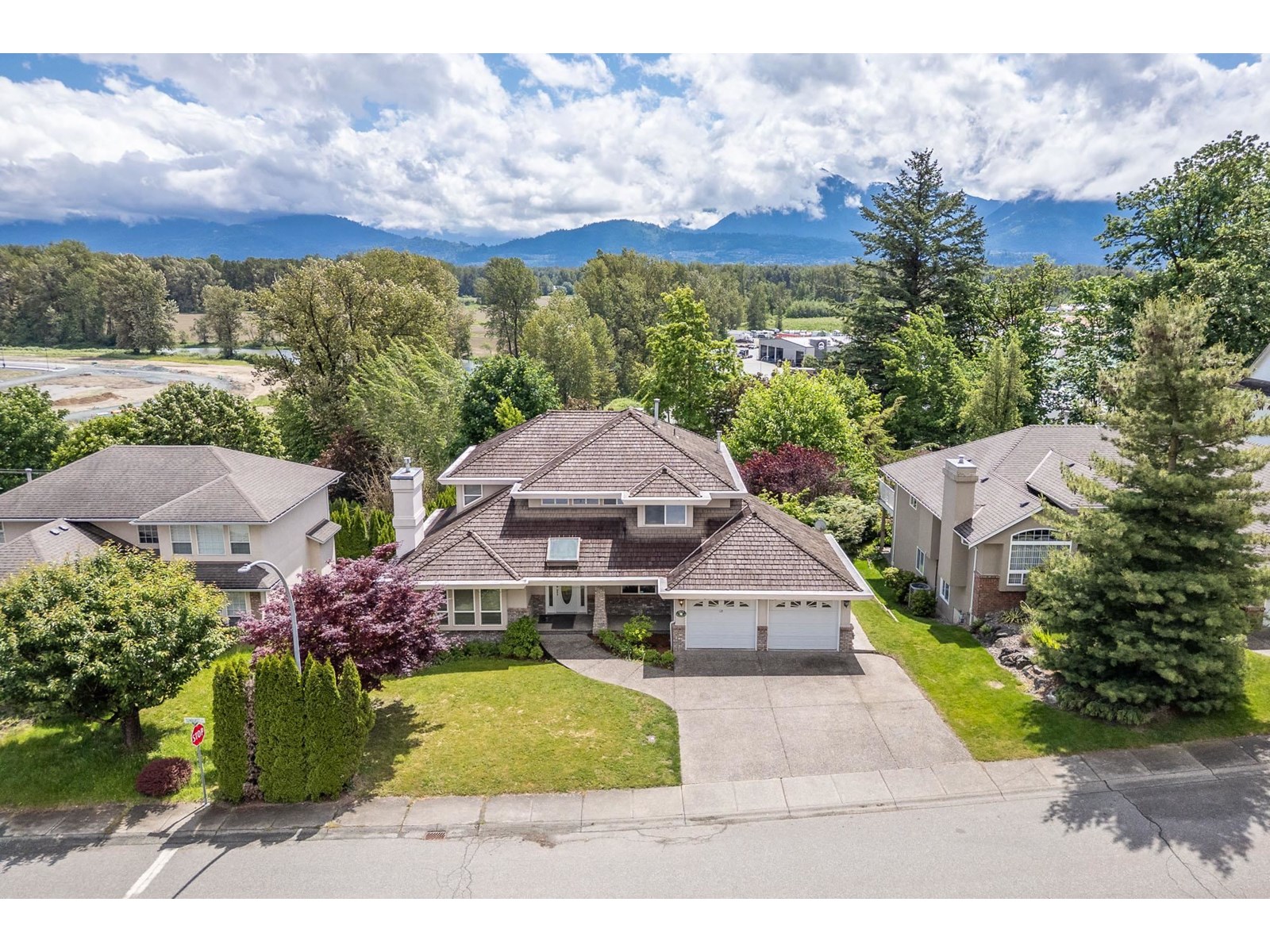 8678 Sunburst Placechilliwack Mtn, Chilliwack, BC V2R 3J1