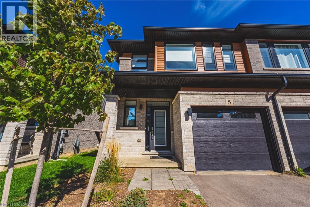 461 Blackburn Drive Unit 5, Brantford, ON N3T 0W9