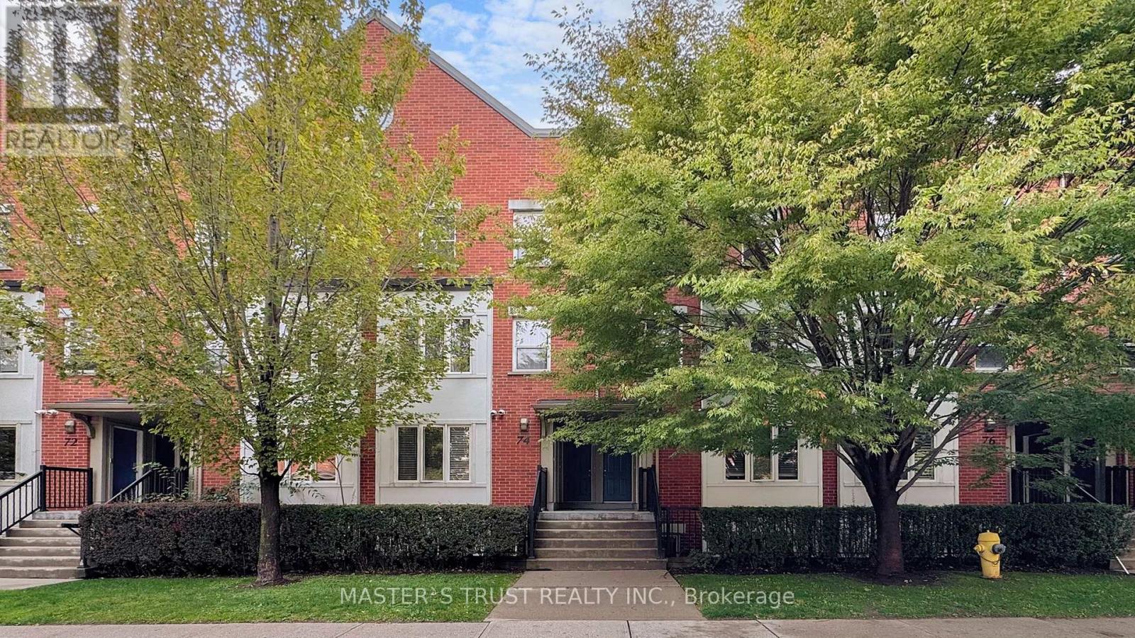 74 Munro St, Toronto, ON M4M 2S9