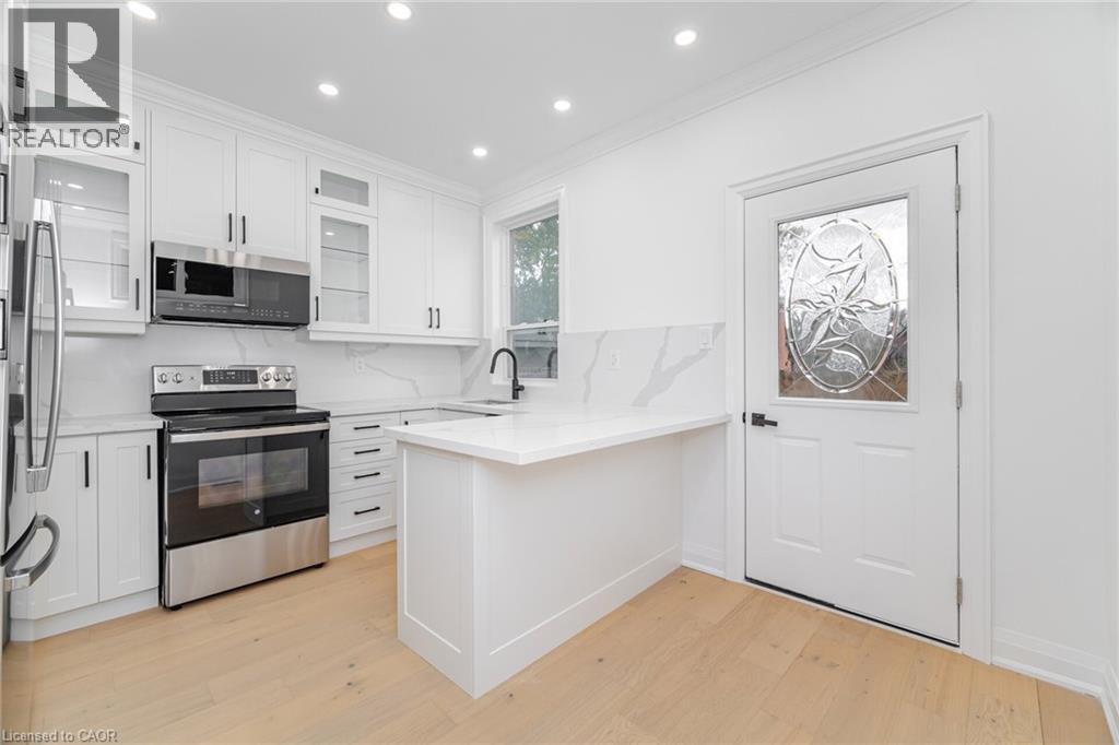 285 Charlton Ave, Hamilton, ON L8P 2E4