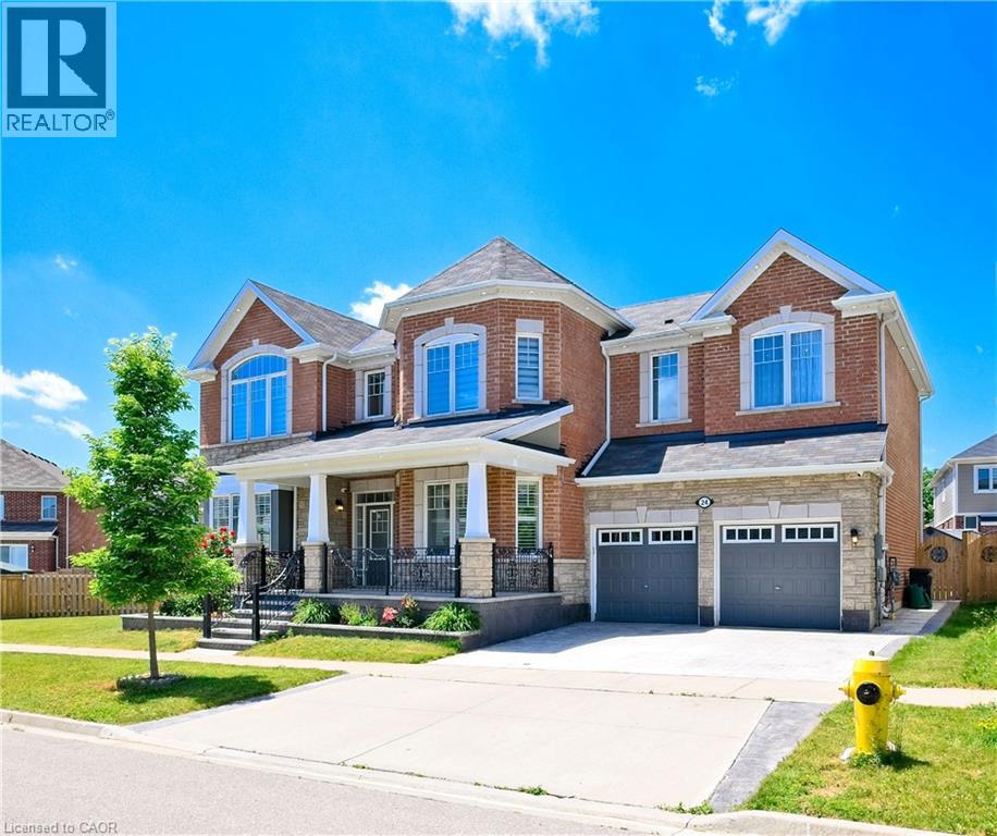 24 Pickett Pl, Cambridge, ON N3E 0B7