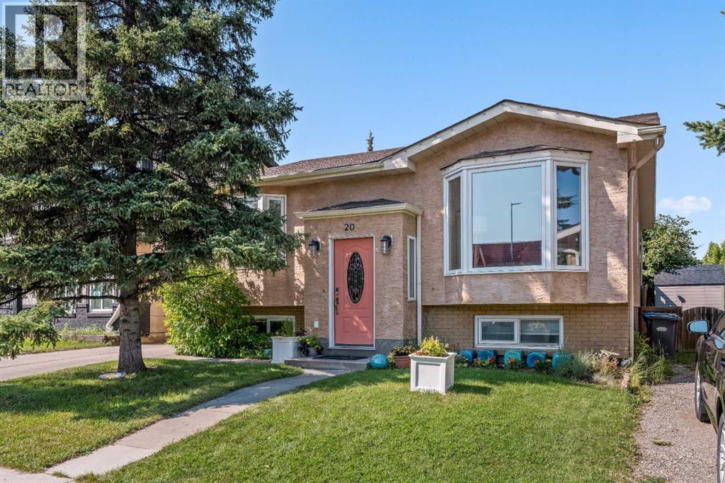 20 Hunters Gate, Okotoks, AB T1S 1K9