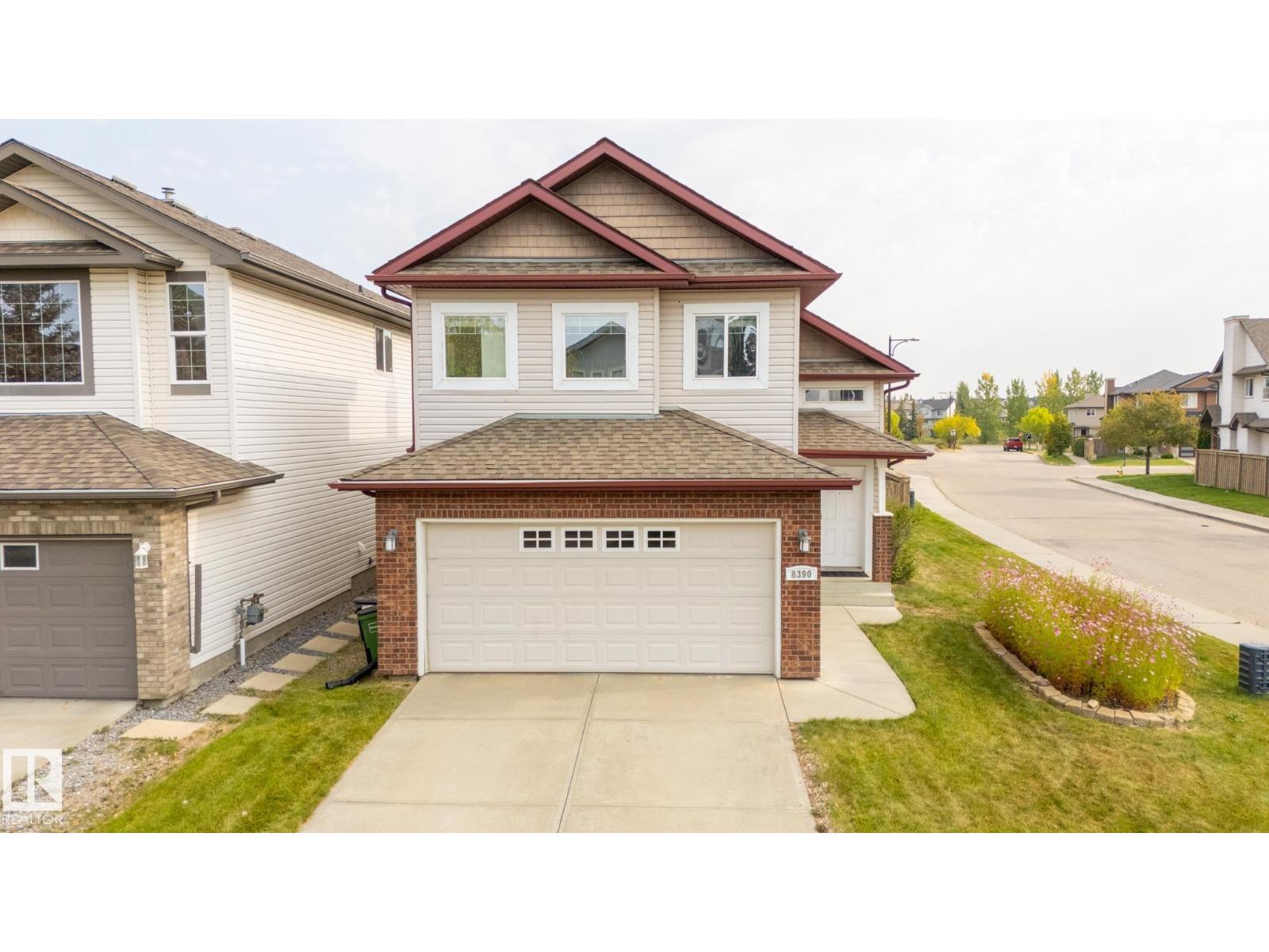 8390 Shaske Cr NW, Edmonton, AB T6R 0B5