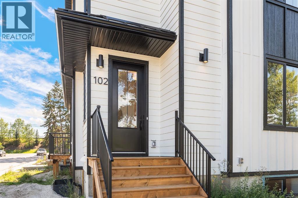 102 W Glen Cres SW, Calgary, AB T2W 3R6