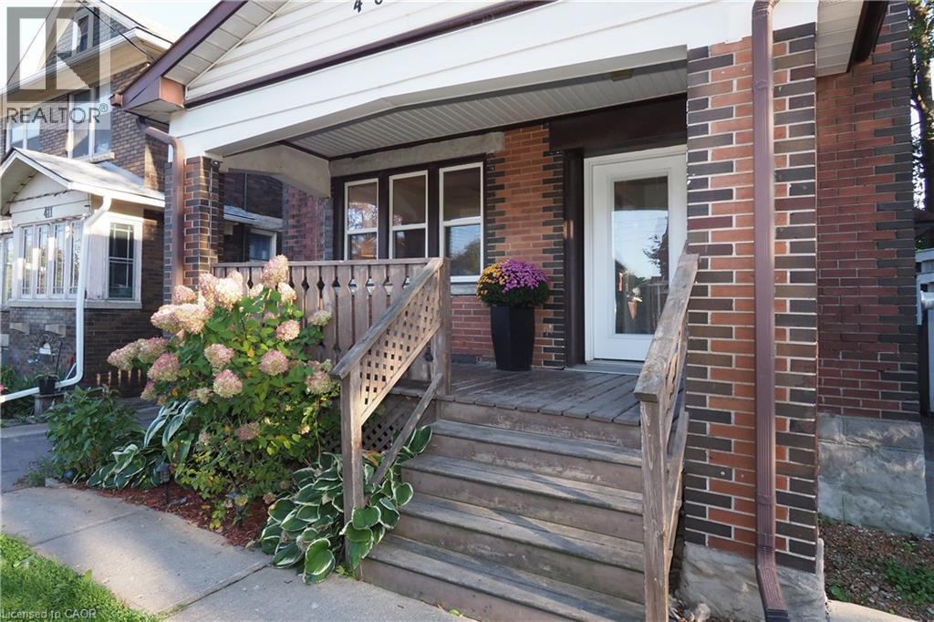 409 Wellington St N, Kitchener, ON N2H 5L3