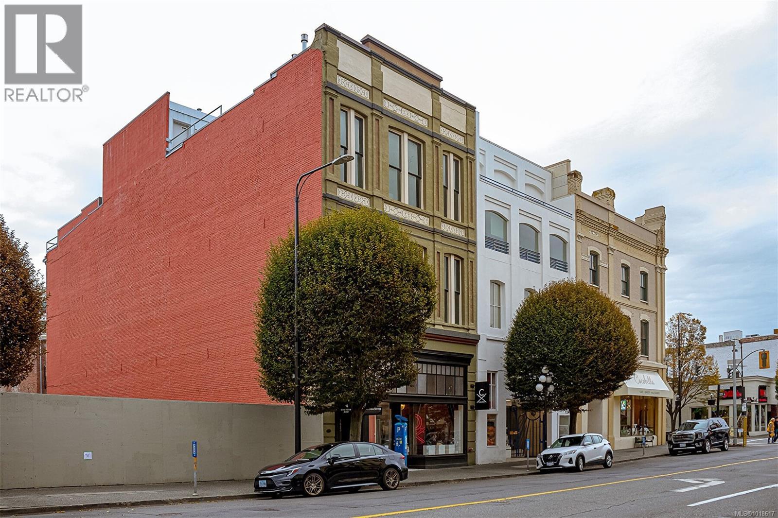 1407 Government St Unit 302 St, Victoria, BC V8W 1Z1