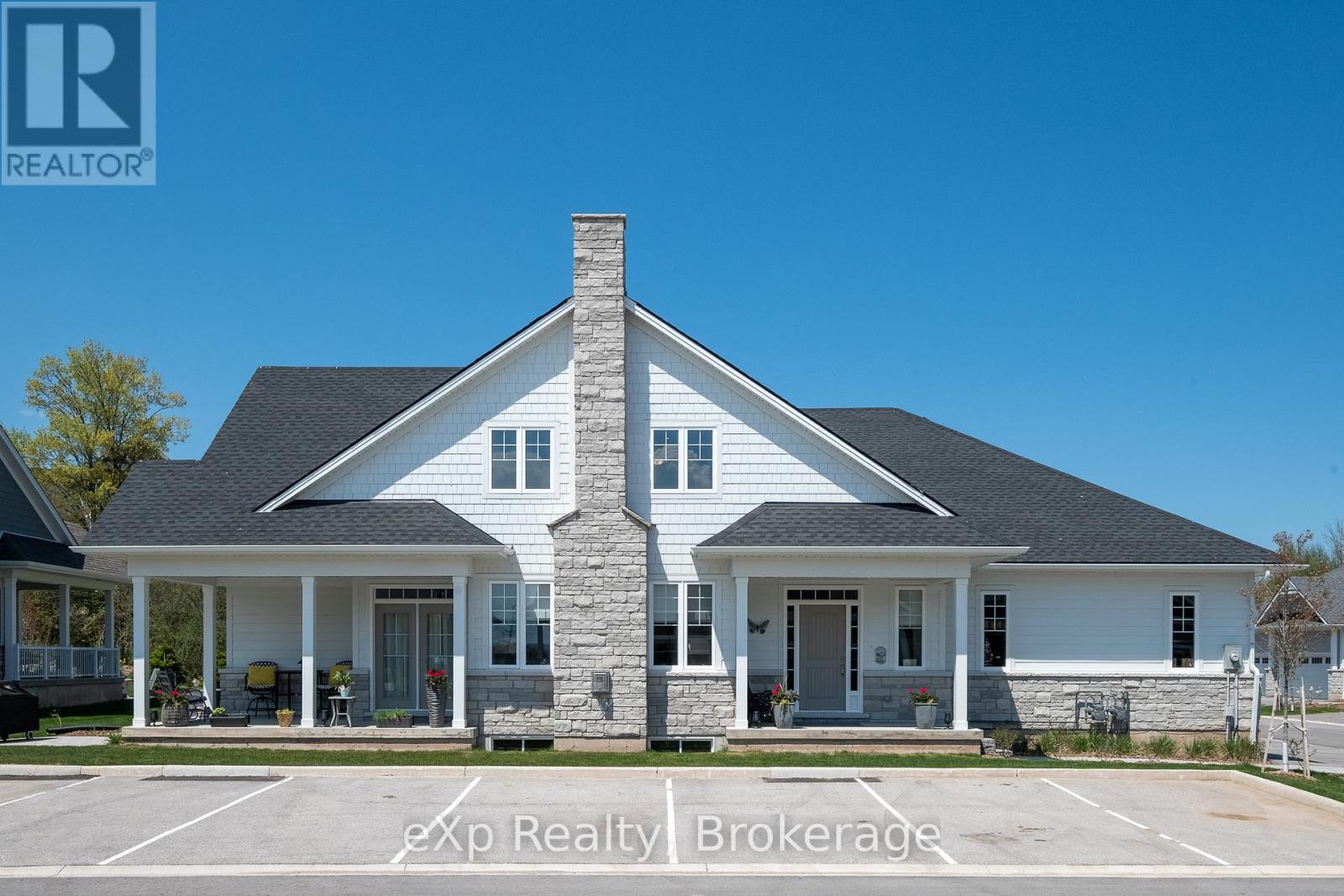 300 Sandpiper Ln, Georgian Bluffs, ON N0H 1S0
