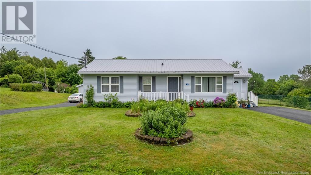 8 Hillcrest Dr, St George, NB