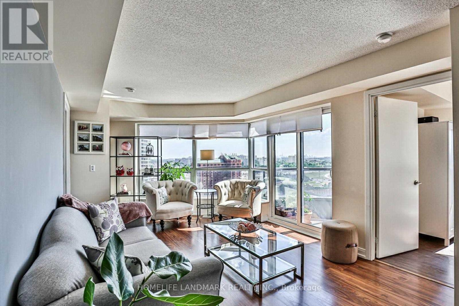 1714 181 Village Green Sq, Toronto, ON M1S 0K6