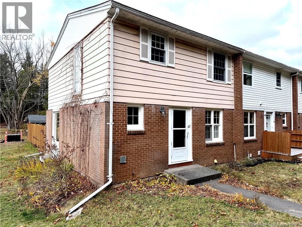 107 Candlewood Ln, Saint John, NB E2K 1Z5
