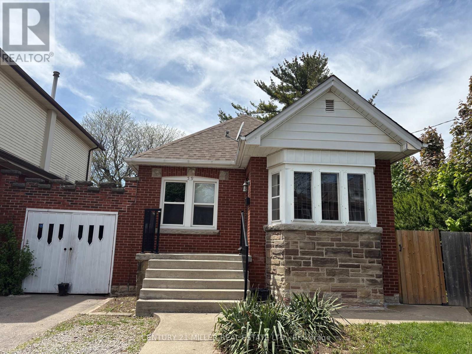 59 Longwood Rd N, Hamilton, ON L8S 3V5