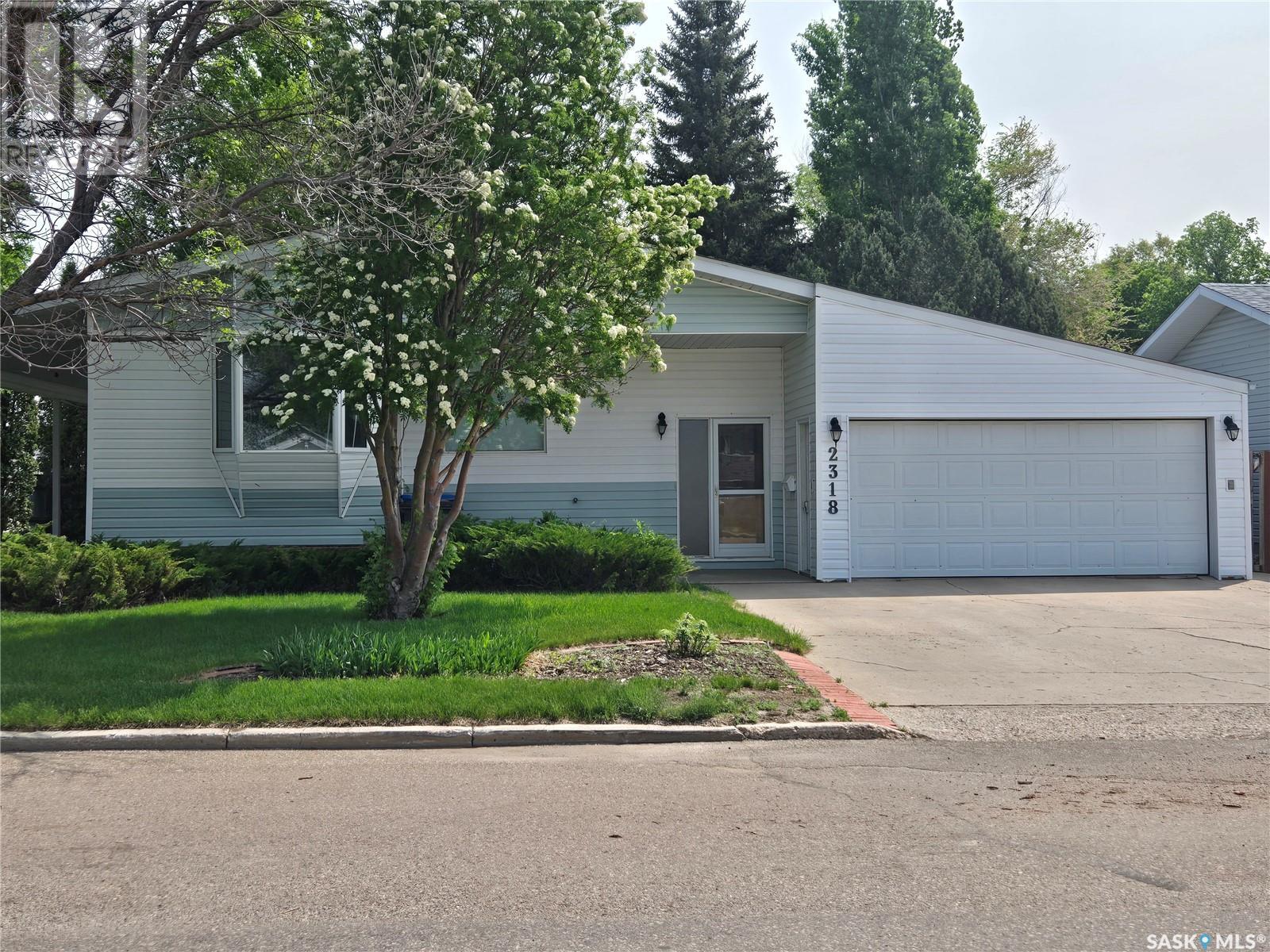 2318 Victory Rd, Estevan, SK S4A 1Y4