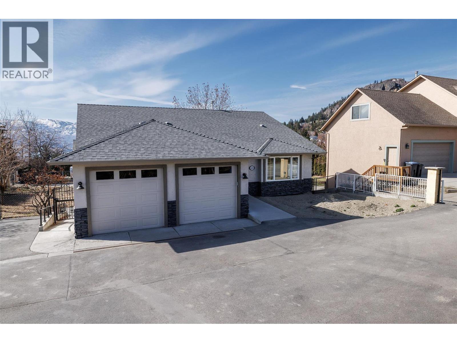 1009 Hudson Rd, West Kelowna, BC V1Z 1J2