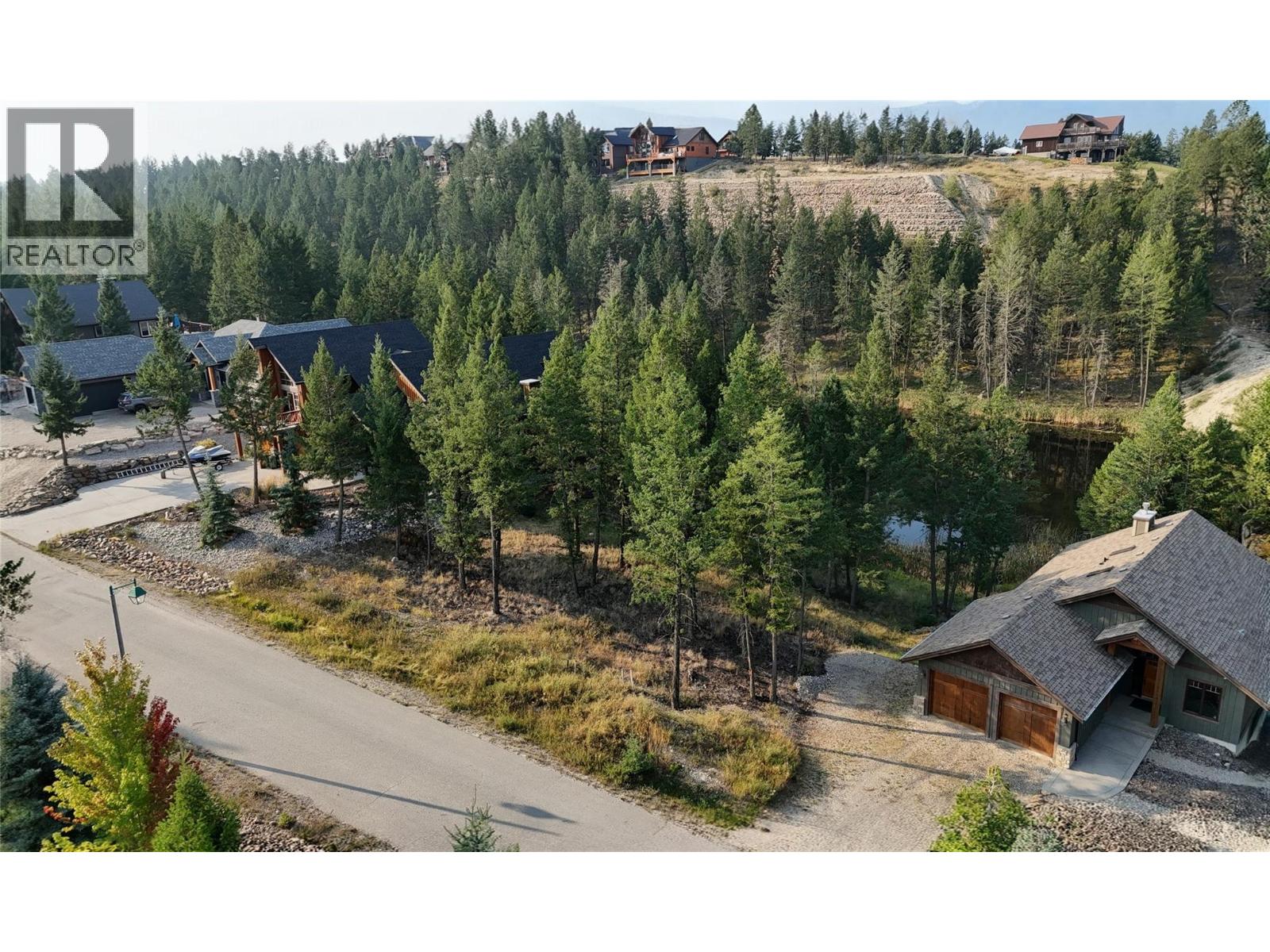 2516 Cobblestone Trl, Invermere, BC V0A 1K6