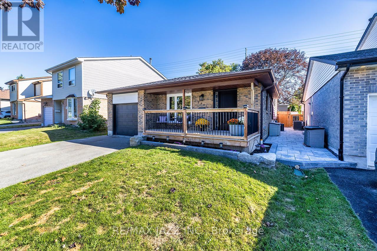 541 Galahad Dr, Oshawa, ON L1K 1L9