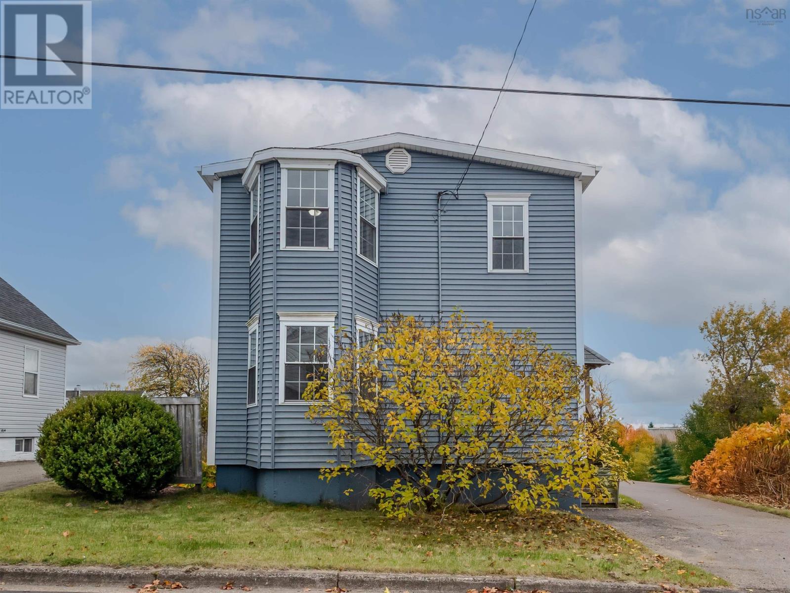 26 Henry, Sydney, NS B1N 2G8