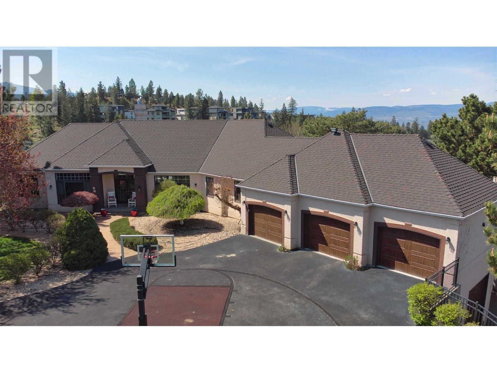 1117 Crawford Rd, Kelowna, BC V1W 4N4
