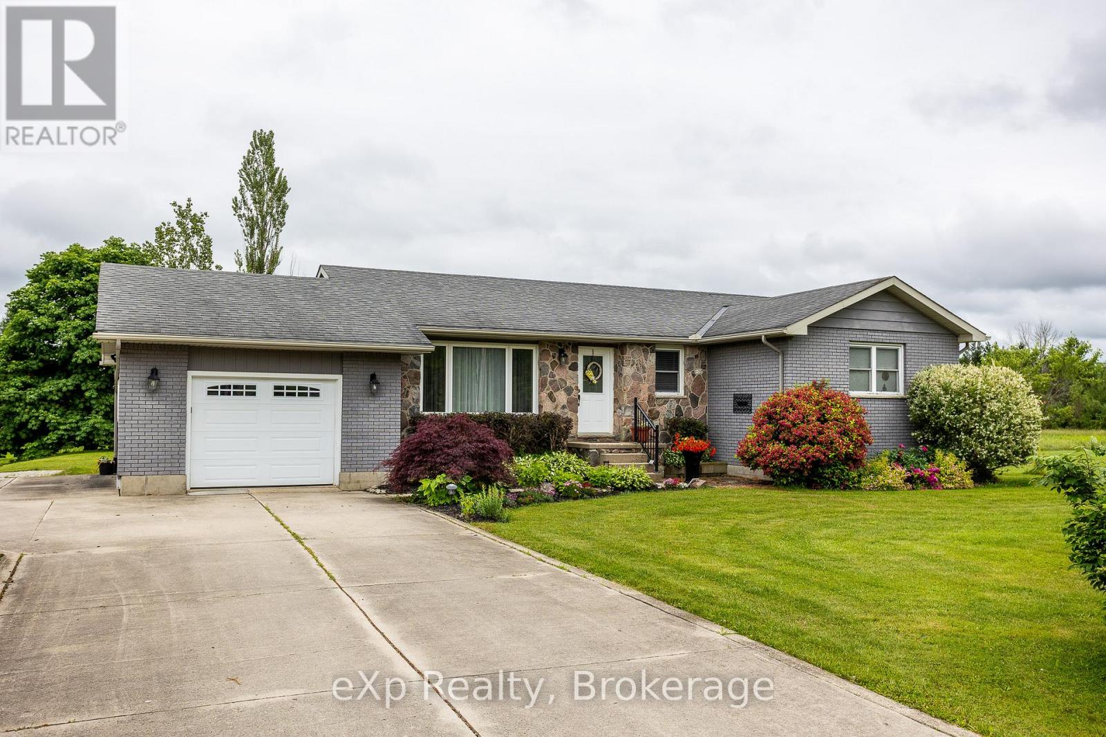 389 Park St, Georgian Bluffs, ON N4K 6V5