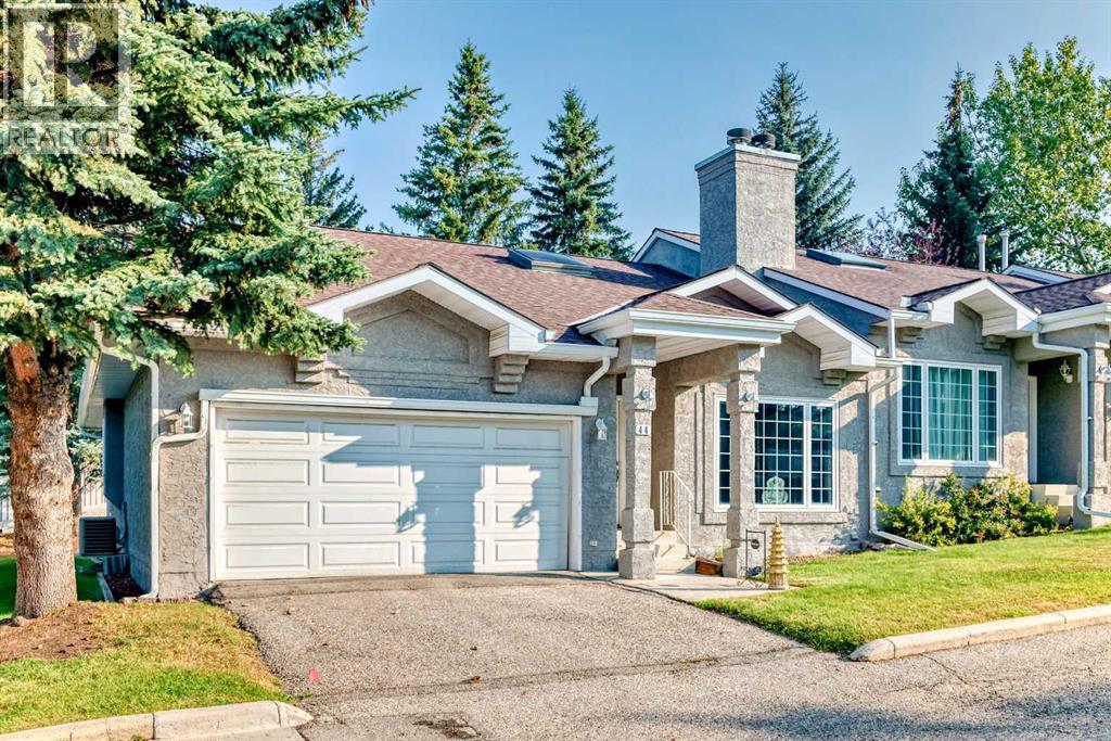 44 Gladstone Gdns SW, Calgary, AB T3E 7E4
