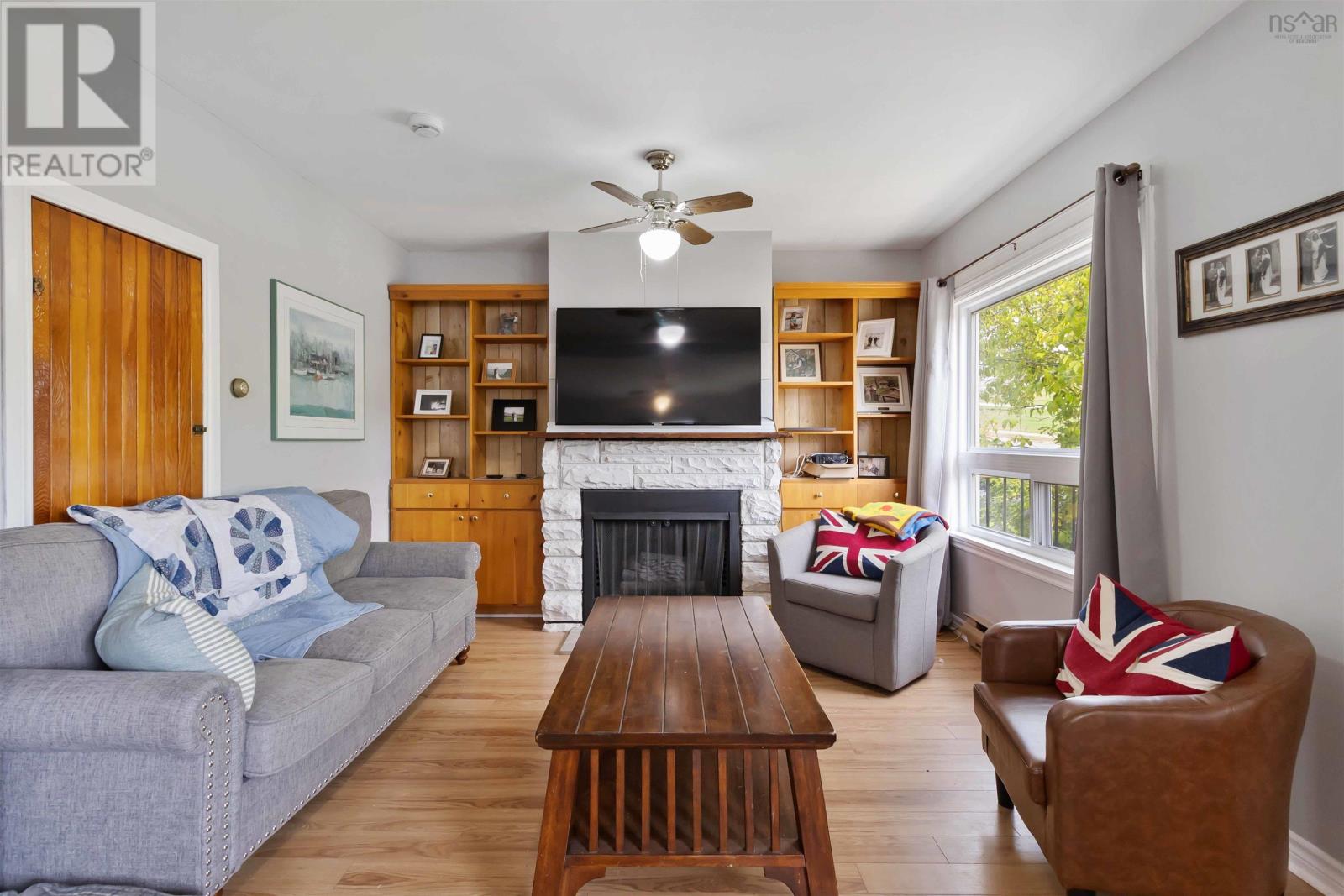 24 Woodlawn Rd, Dartmouth, NS B2W 2R6