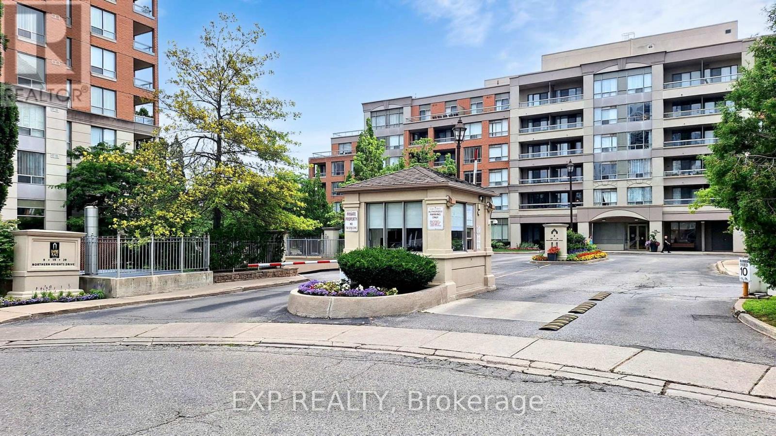 29 Northern Heights Dr Ph6 Dr, Richmond Hill, ON L4B 4L8