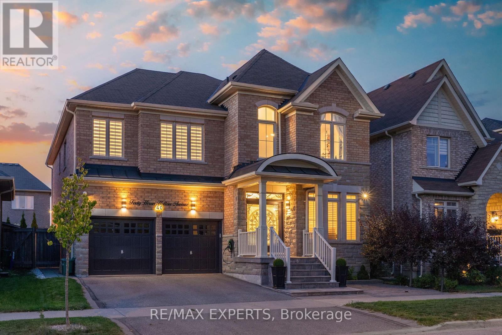 40 Heron Hollow Ave, Richmond Hill, ON L4E 3N2
