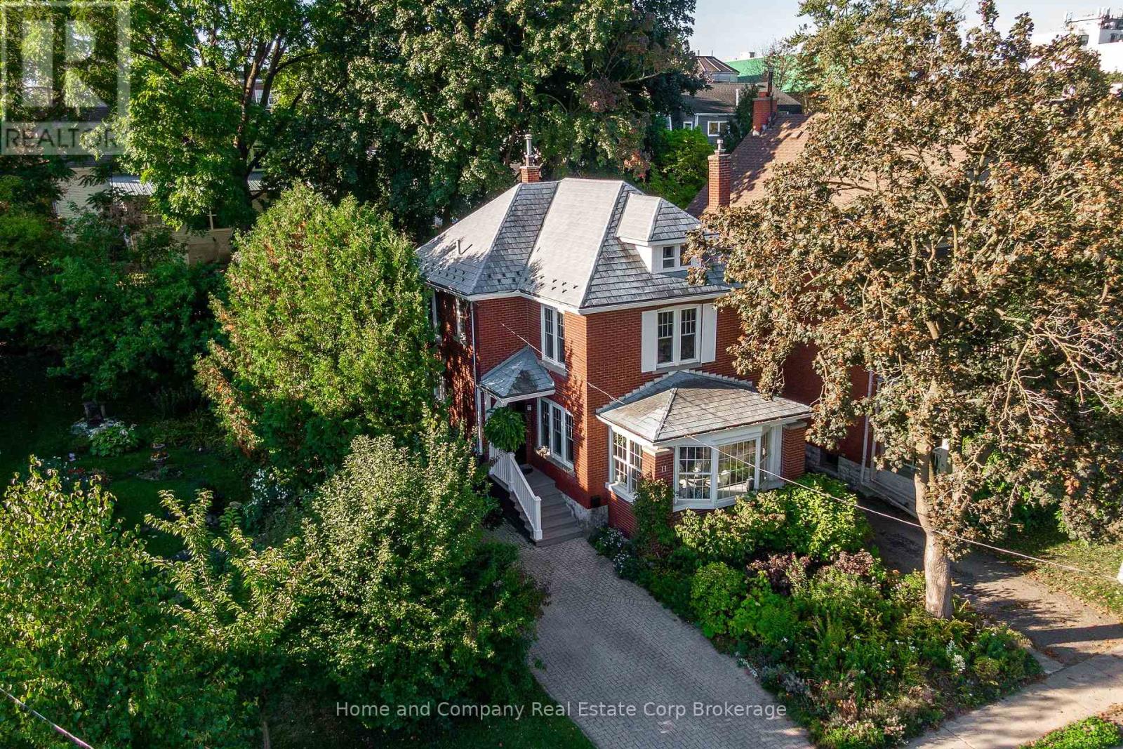 11 Water St, Stratford, ON N5A 3B9