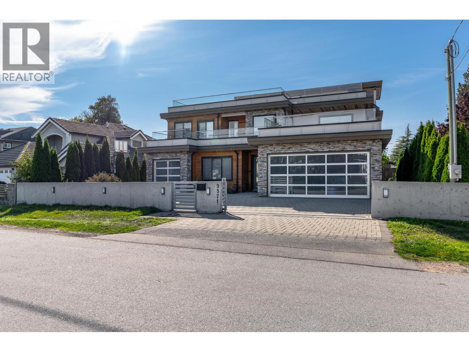 9571 Diamond Rd, Richmond, BC V7E 1P5
