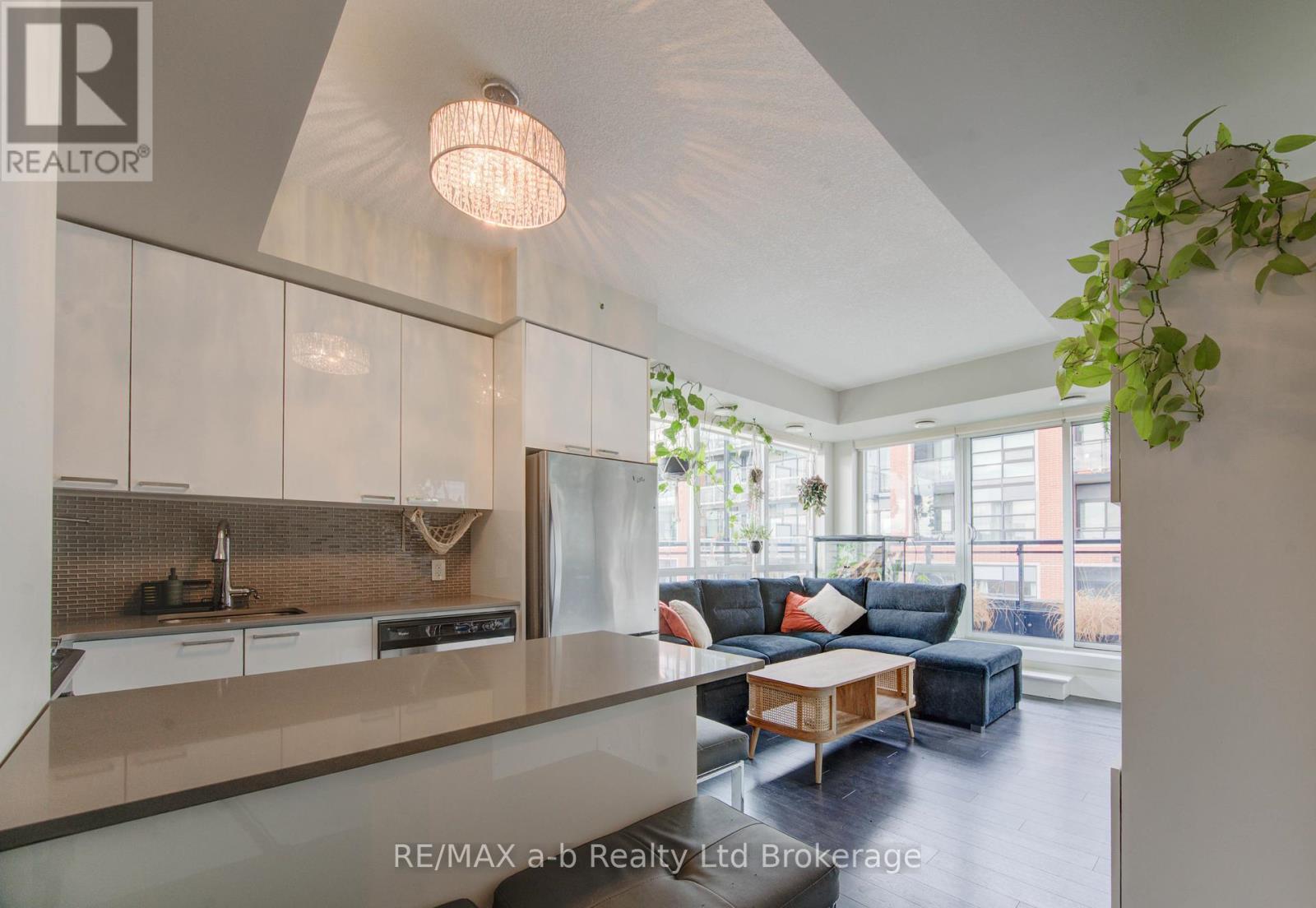 415 155 St Leger St, Kitchener, ON N2H 0B9