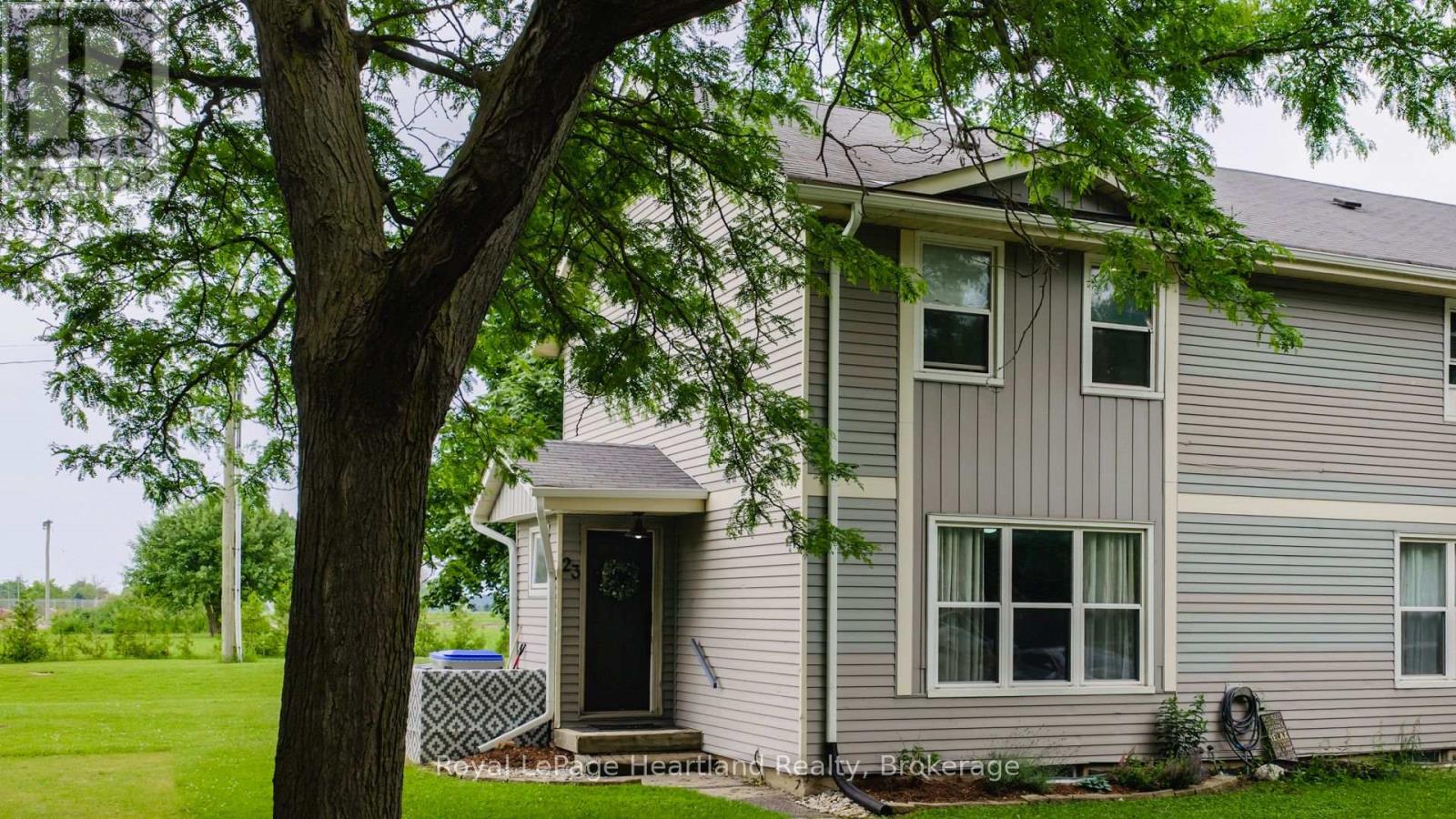 23 23 St Charles Sq, Huron East, ON N0M 1L0