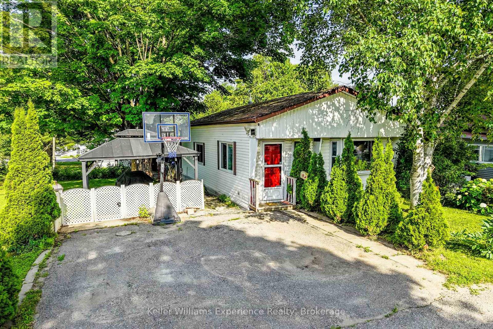 30 Berts Rd, Midland, ON L4R 5B5