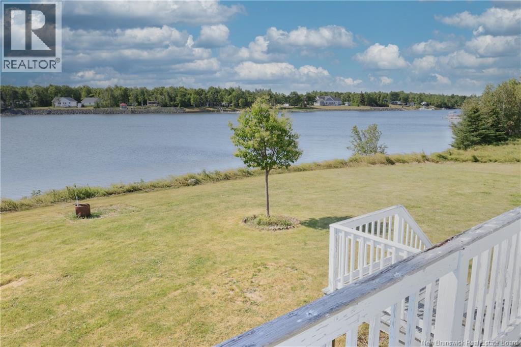 82 Chemin De La Pointe, Tracadie, NB E1X 3T8