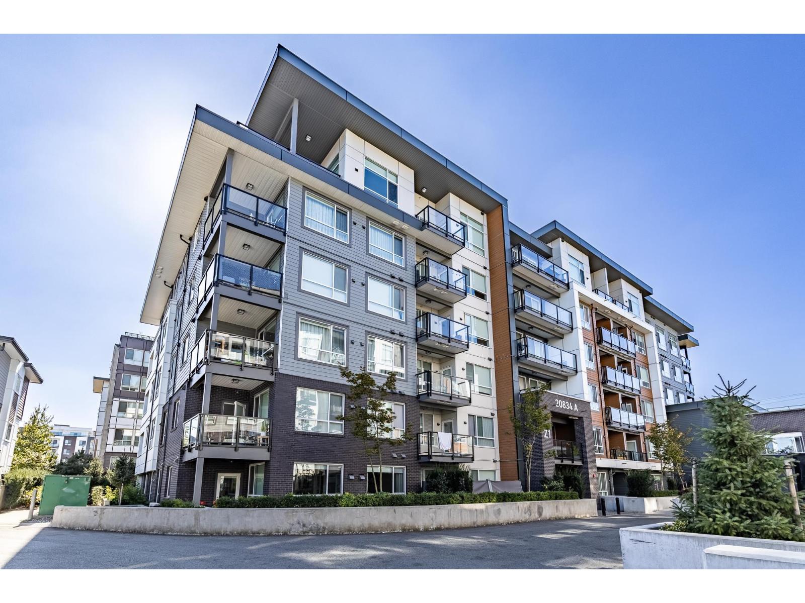 20834 80 Ave A111, Langley, BC V2Y 3M3