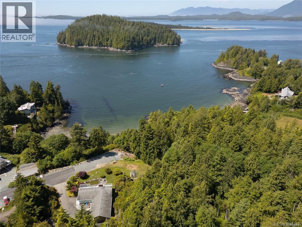 270 Cedar St, Tofino, BC V0R 2Z0
