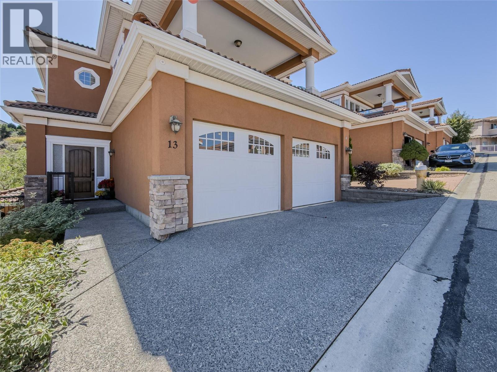 875 Sahali Terrace Unit 13, Kamloops, BC V2C 6W8