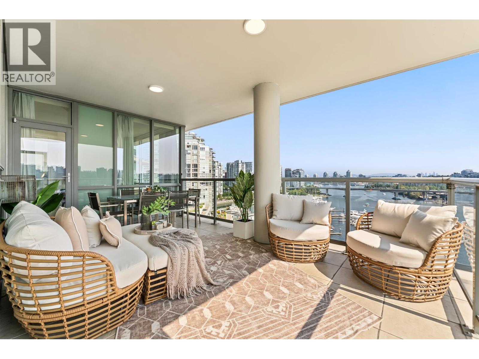 1328 Marinaside Crescent Unit 1503, Vancouver, BC V6Z 3B3