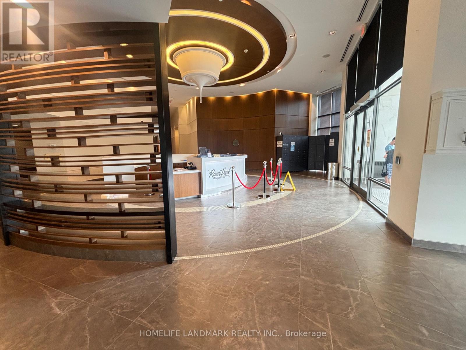 207 1 Uptown Dr, Markham, ON L3R 5C1
