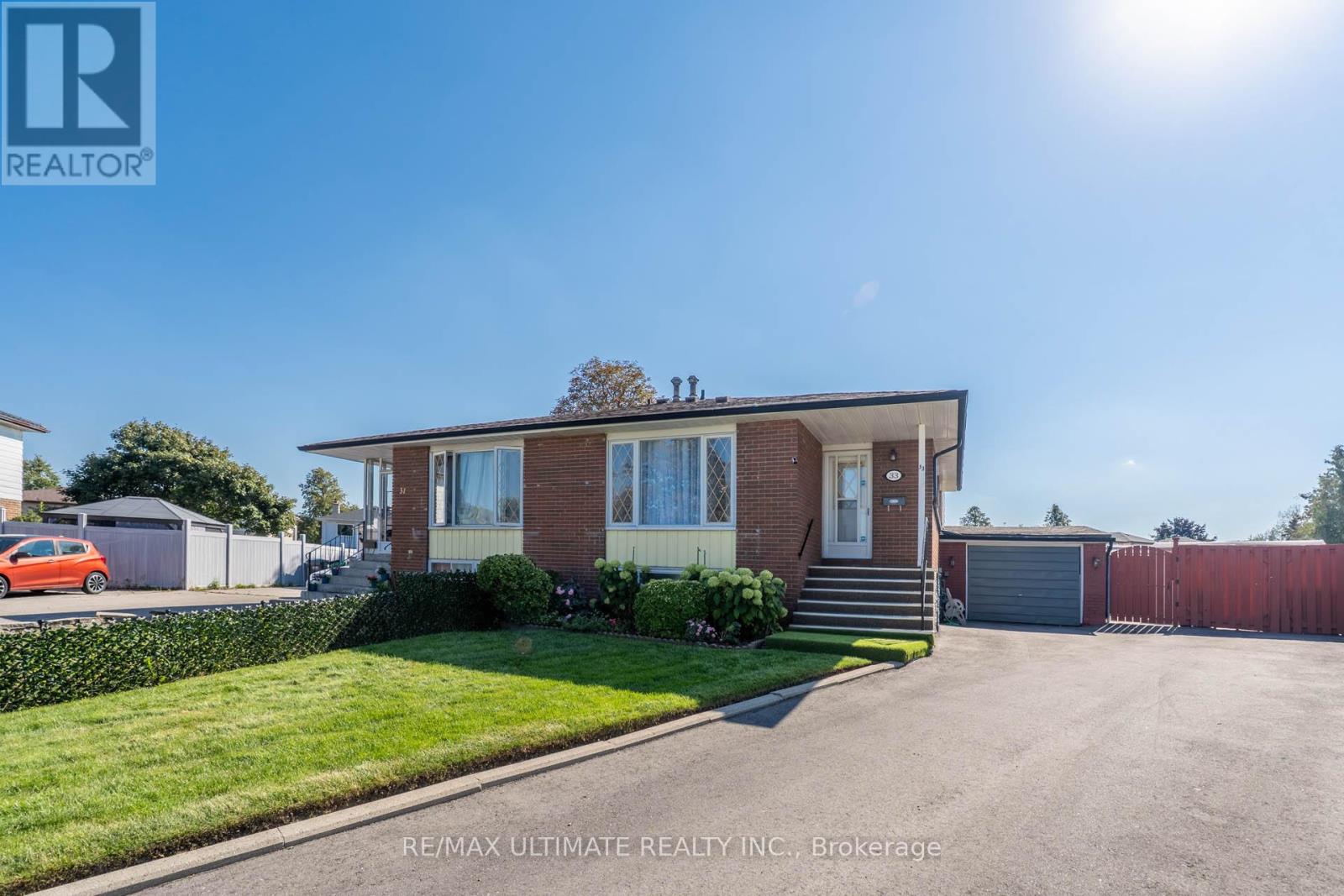 33 Forsythia Rd, Brampton, ON L6T 2G2