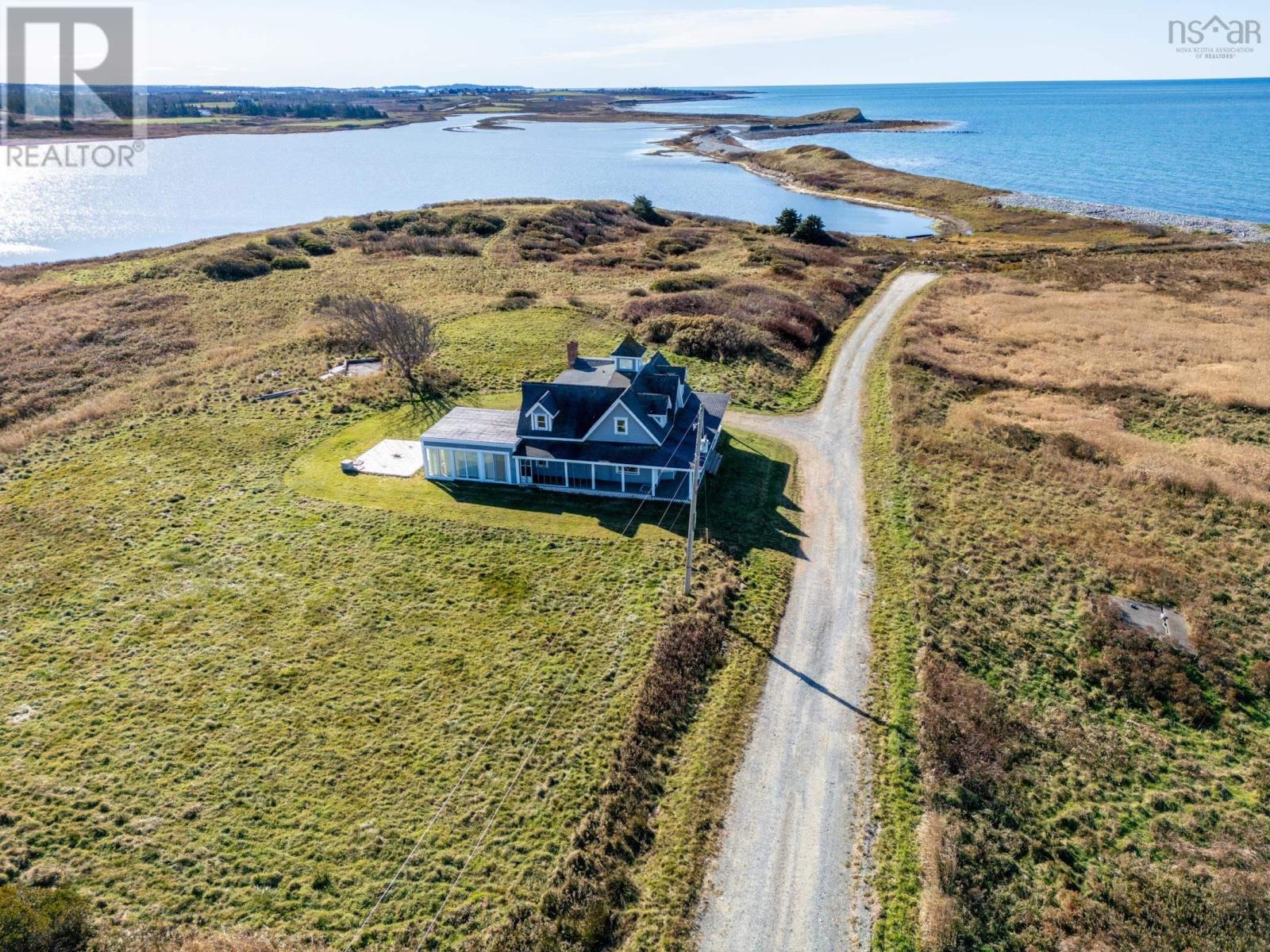 171 Cranberry Head Rd, Yarmouth, NS B5A 4A5