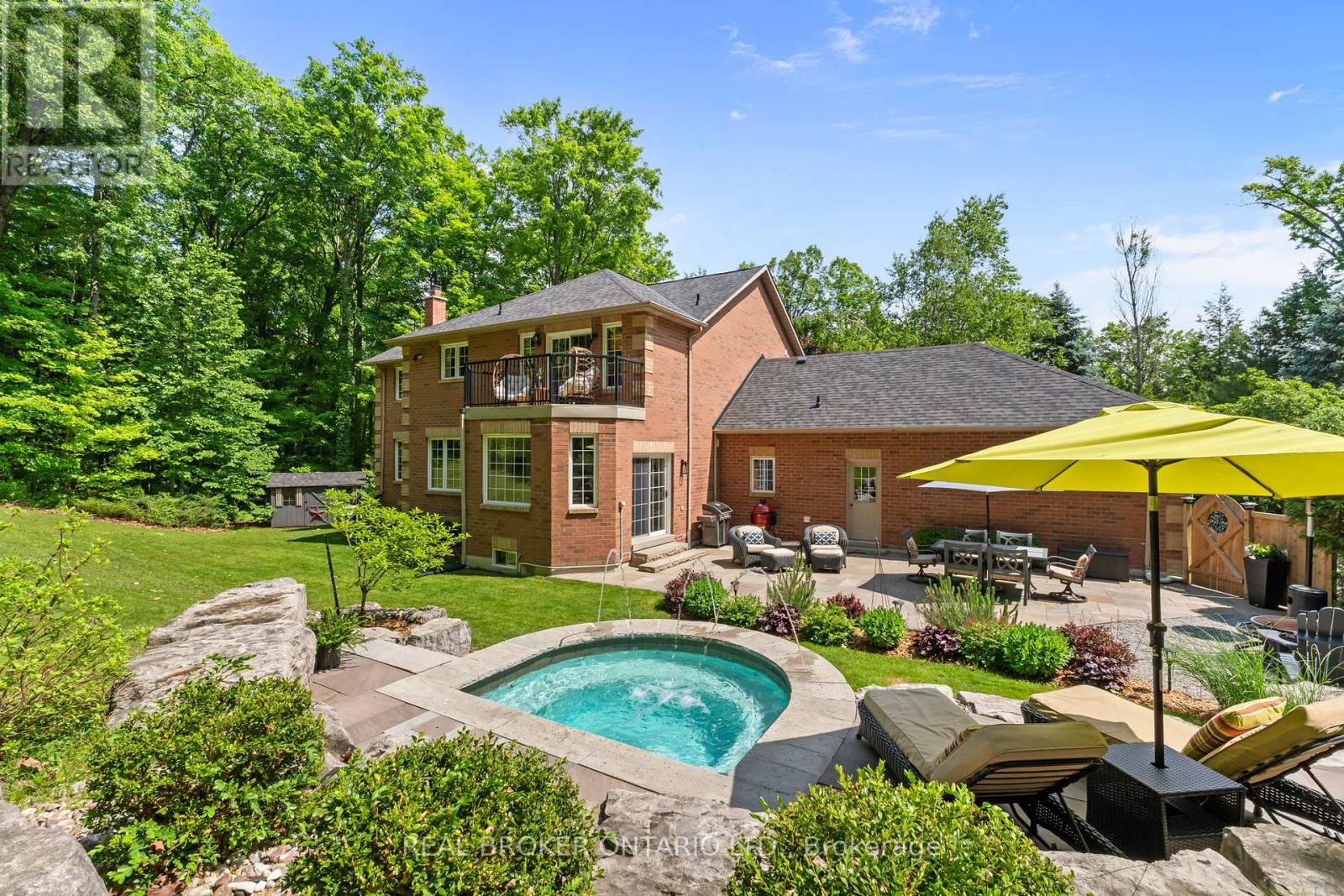 8 Oakview Pl, Uxbridge, ON L9P 0L1